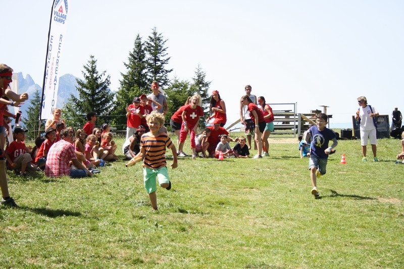 Village Camps International Summer Camp Leysin, Switzerland 2025-08-09 https://www.villagecamps.com/journals_admin/images/709-42-festival (163).jpg